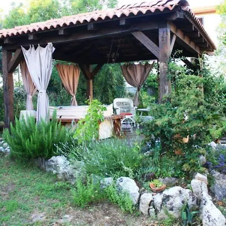 Stone House Garden Retreat By The Sea