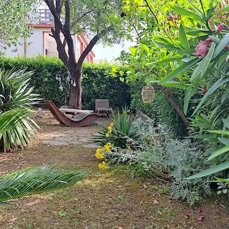 Stone House Garden Retreat By The Sea *
