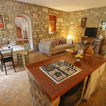 Stone House Garden Retreat By The Sea * Preko