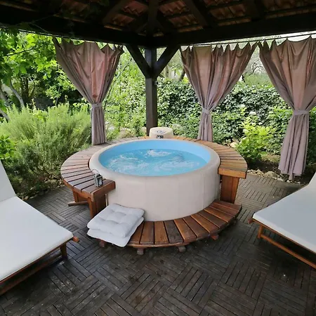 Casa de Férias Stonehouse By The Sea Zmorac *