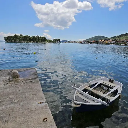 Stonehouse By The Sea Zmorac Semesterbostad