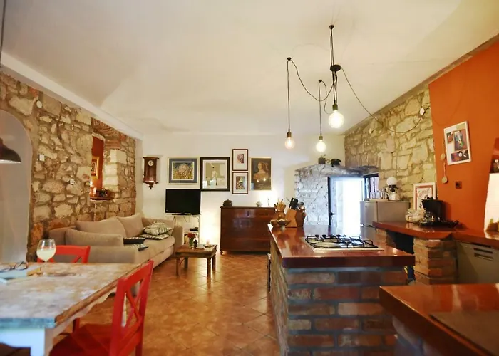 بيت للعطل Stonehouse By The Sea Zmorac بريكو